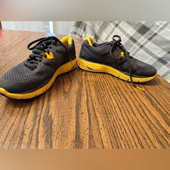 Nike livestrong 4Y unisex tennis shoes - Picture 7 of 8